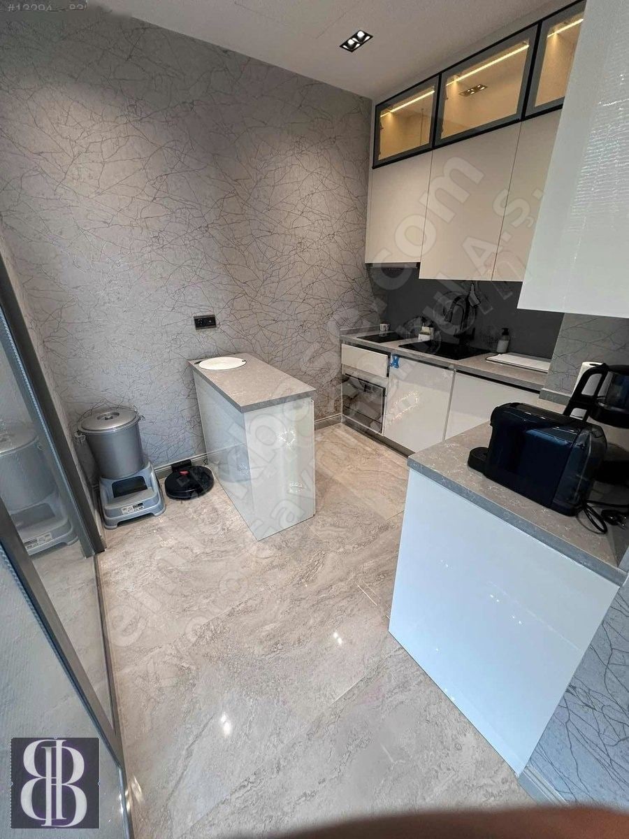 KYOTO'DAN NİDAKULE (PALLADİUM) TADİLATLI(EŞYALI) SATILIK OFİS