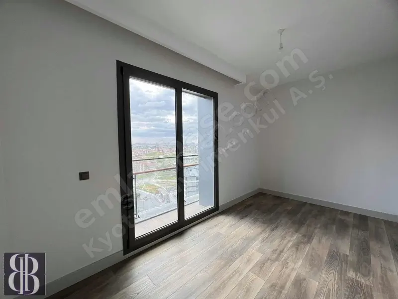 EBRULİ KAYAŞEHİR'DE TERASLI 4+1 SATILIK DAİRE